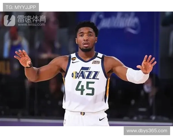 米切尔盛赞49号秀普罗克特称其成熟稳重并透露两人已形成良好默契 米切尔盛赞49号秀普罗克特称其成熟稳重并透露两人已形成良好默契